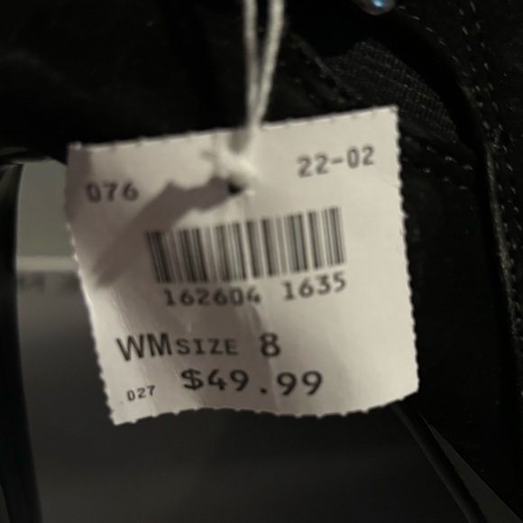 New bootie heel with buckle - Picture 3 of 6